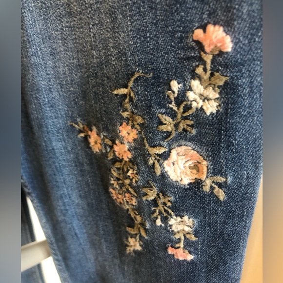 Abercrombie Kids High-rise jean legging Girls Size SLIM 15/16 Embroidered Flower - Picture 9 of 16